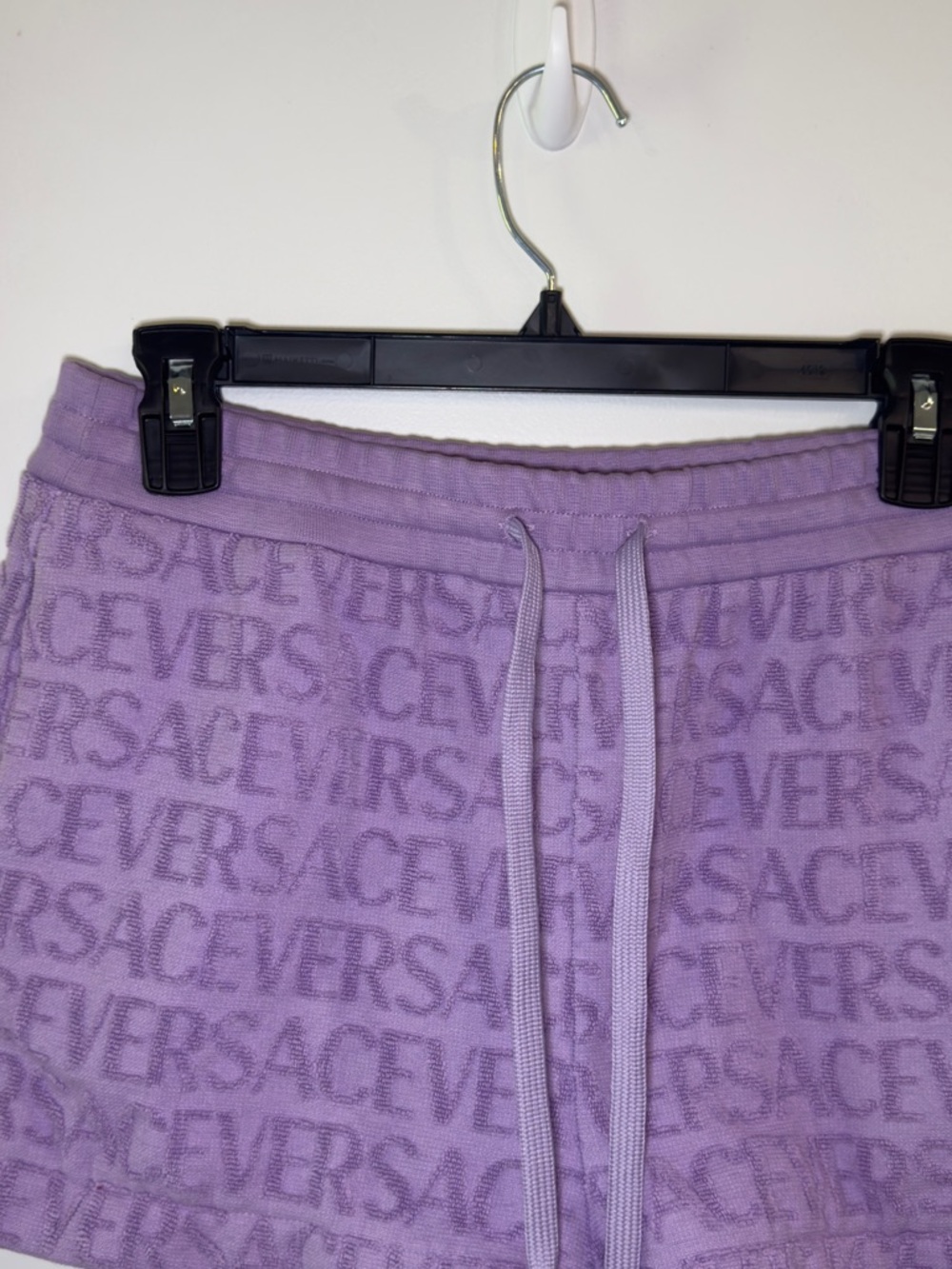 Versace Logo Jacquard Towel Logo Stitched Shorts in Lilac - Picture 3 of 14